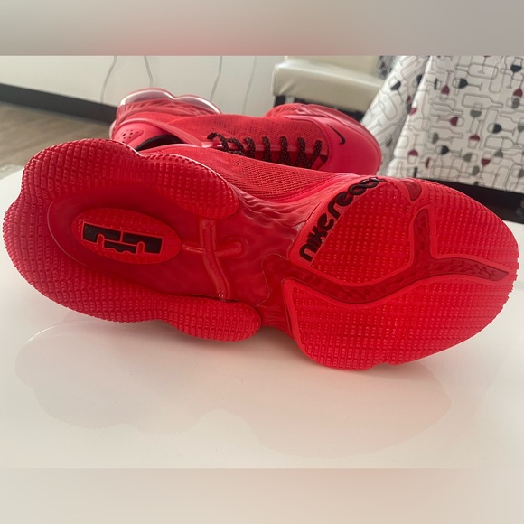 LeBron Sneakers Brand New without box size 13 - Picture 4 of 4